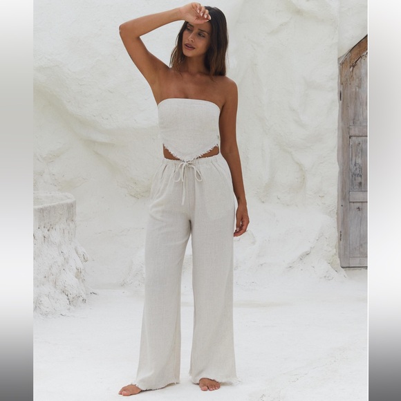 Chic White Strapless Top and Pants Set - Picture 2 of 3